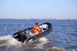 Алюминиевая лодка РИБ Trident Piton 450